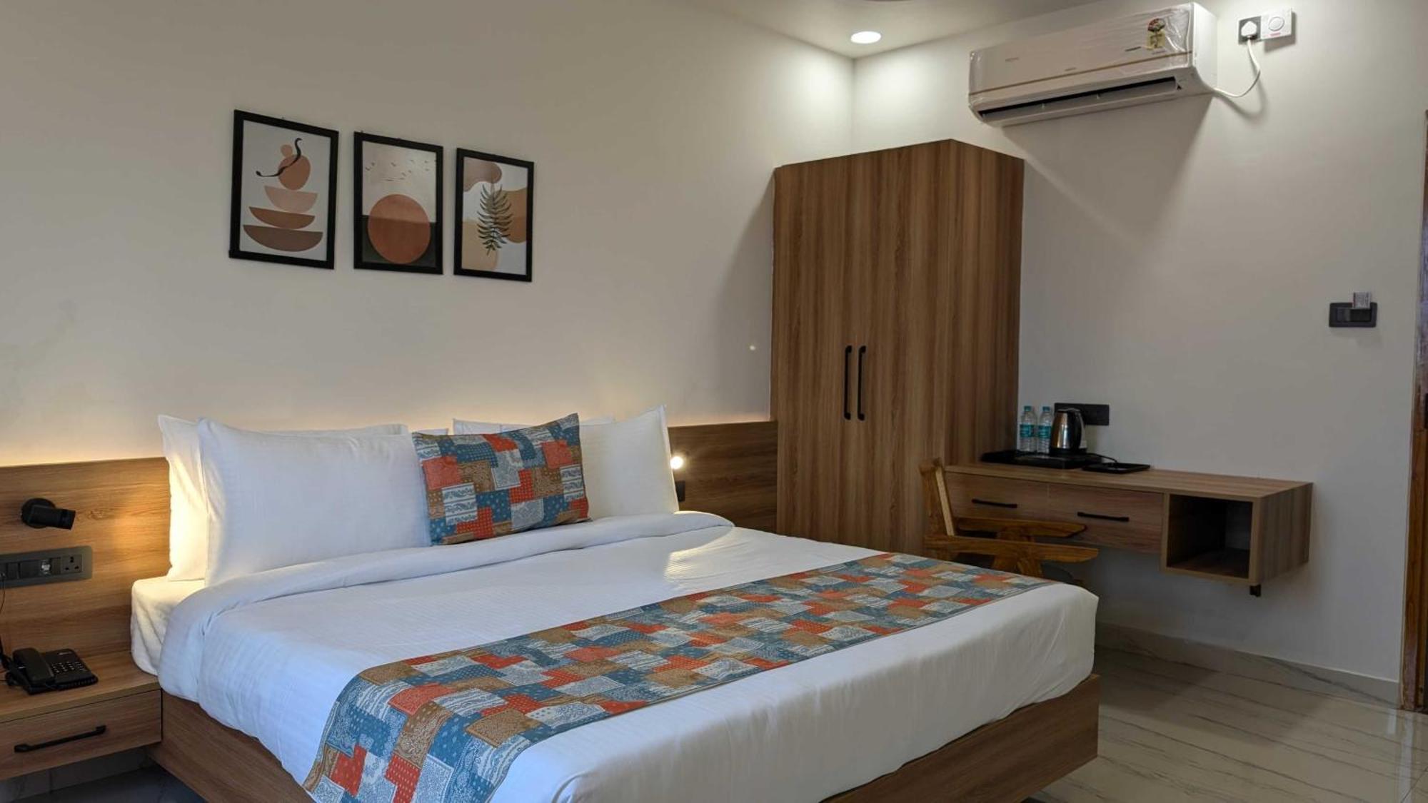 Hotel O Vasu Palace Ayodhya Ngoại thất bức ảnh